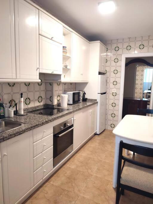 Charming & Spacious Apartment In Historic Centre & Short Walk To Beach Αλικάντε Εξωτερικό φωτογραφία